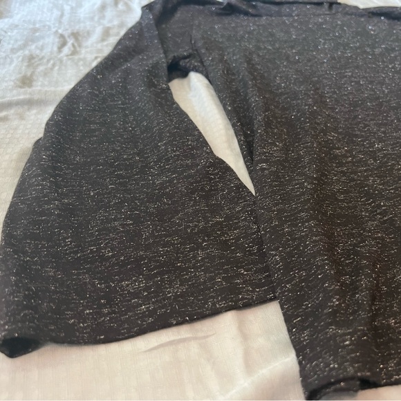 Loose Turtleneck Shirt - Picture 3 of 4